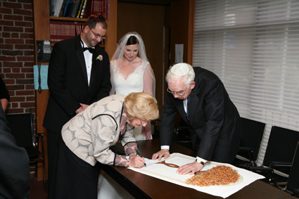 Rabbi-Harold-Kushner-Ketubah-Signing